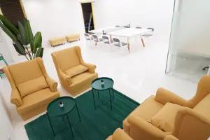 머스타드와 그린이 만나는 북유럽 오피스 라운지